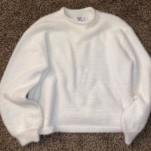 🤍🧸Princess Polly White Crewneck Sweater🧸🤍